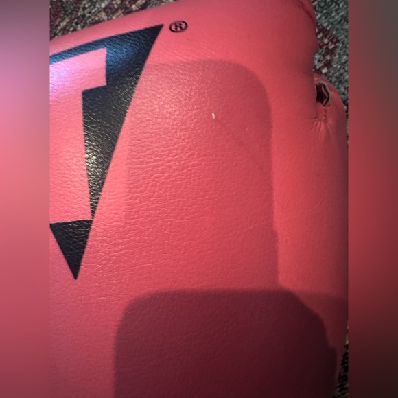 Women’s Hot Pink Title Boxing Gloves, Small - Picture 11 of 12